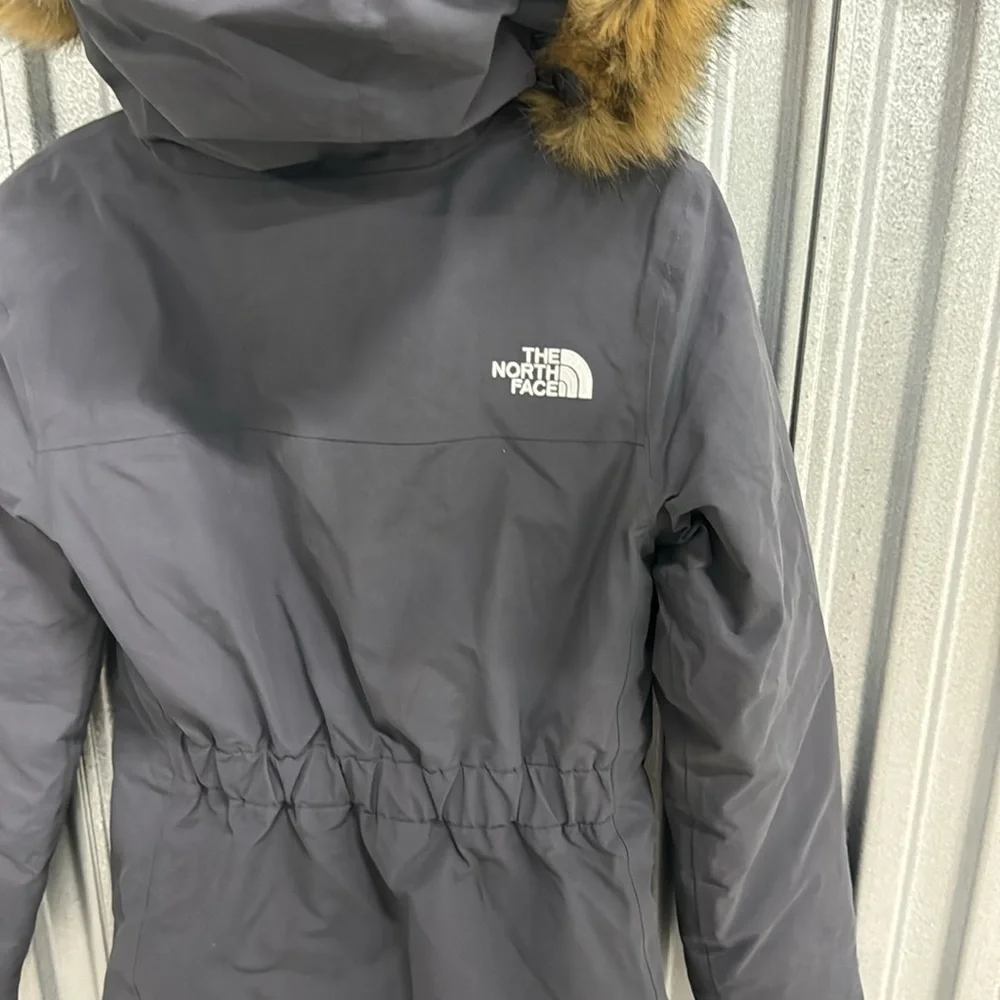 North face - Picture 12 of 16